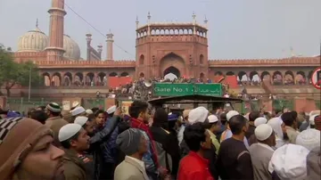 People Protest Outside Jama Masjid Against Citizenship Law