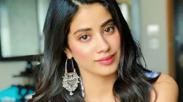 Janhvi in KJo's 'Gunjan Saxena - The Kargil Girl'