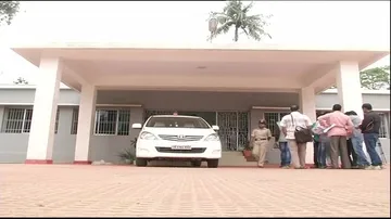 Politicians make beeline for Gumudumaha