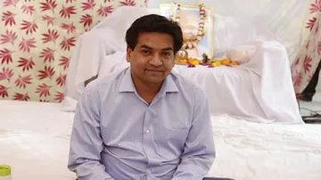 Kapil Mishra's mother accuses Kejriwal of spreading lies