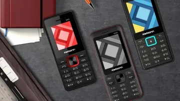 Karbonn launches 4 feature phones in India