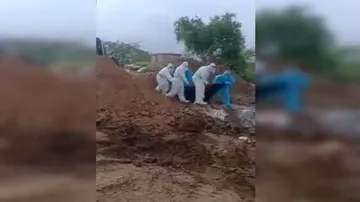 Health Workers In Karnataka Dump Bodies Of COVID-19 Victims, Video Triggers Outrage