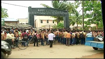 Khapuria ITI students stage protest against biometric system failure