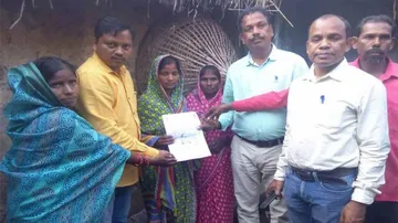 Khurda youth's suicide: Admin hands over Biju Pucca Ghar Yojana work order to wife