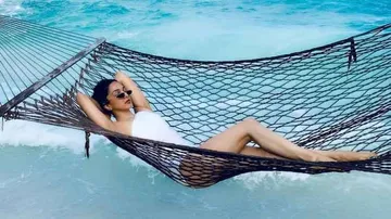 Kiara Advani Slays Black Bikini Look In Ocean (Check Pics)