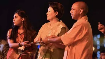 Korean First Lady wearing saree for Diwali delights people of Ayodhya