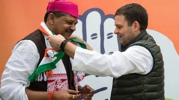 Former BJP man Kirti Azad joins Congress in Rahul Gandhi's presence