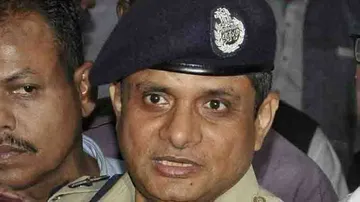 SC lifts stay on ex-Kolkata police chief's arrest