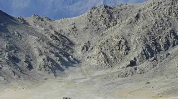 China Wants India To Vacate Key Heights Before De-Escalation On LAC