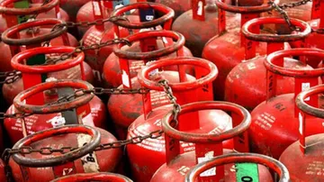 After Petrol, Consumers Now Feel Pinch Of LPG Cylinder Price Hike