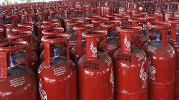 LPG Price Hiked Again By Rs 25, Cylinder Price Up By Rs 200 In 3 Months