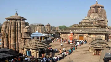 Administration reviews preparations ahead of Maha Shivratri in Lingaraj Temple