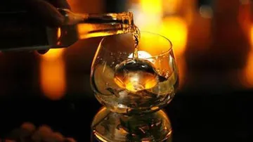 UP guzzles down 50 lakh litres of alcohol on New Year's eve