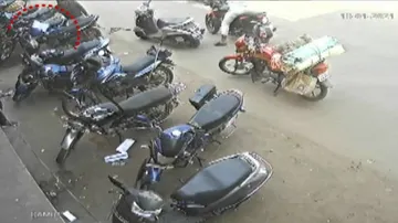 Odisha: Rs 1 Lakh Looted From Bike In Kendrapara, Caught On CCTV