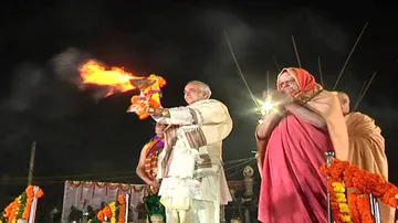 Puri king, Shankaracharya performing Samudra Arati on occasion of Paush purnima