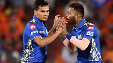 Alzarri Joseph's sixer hands Hyderabad 40-run defeat