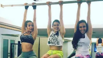 Sara Ali Khan takes auto!