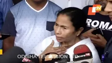 Mamata visits Jagannath temple