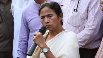 Mamata denounces Trinamool leader's arrest, to protest