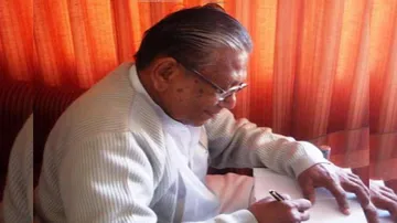 Manoj Das Receives Mystic Kalinga Literary Award
