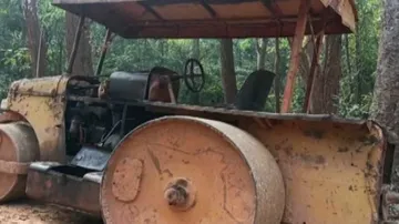 Maoists Wreak Violence In Odisha; Thrash Road Workers, Set Afire Vehicles