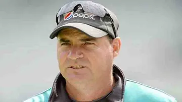 Wanted to 'commit suicide' after India loss: Mickey Arthur