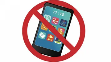 Karnataka bans smart-phones inside polling booths