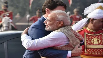 Modi greets Trudeau with hug at ceremonial reception