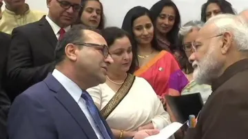 PM Modi meets Kashmiri Pandits in Houston, assures them of New Kashmir
