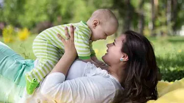 Baby, Adult Brains 'Sync Up' During Play