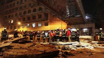 BMC brings down remaining part of damaged overbridge