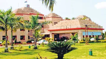 Nalco reports 24 pc jump in bauxite mining during H1 of FY17