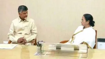 Naidu meets Mamata in Kolkata to discuss post-poll strategy