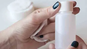 Top 3 Side Effects Of Using Nail Polish Remover Frequently