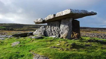 19 Neolithic tombs discovered in China