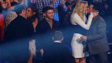 Nick Jonas' 'Forever Alone' Picture Trends Online