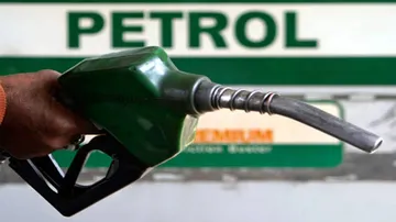 Petrol price crosses Rs 85/litre in Mumbai