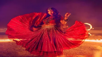 Nora Fatehi's Chhor Denge Musical Single Is Out; Dancer Sizzles and Burns in Revenge