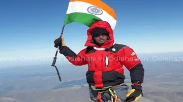 Odia mountaineer scales Mount Elbrus in Europe