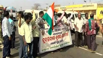 Odisha bandh: Farmers raise voice against govt for price, pension & prestige