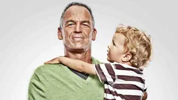 Older dads put health of partners, unborn kids at risk
