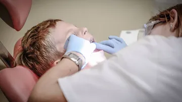 Vaping puts healthy people on brink of oral disease