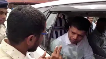 Viral Video: 5T Secretary VK Pandian Evades Complainant In Bolangir