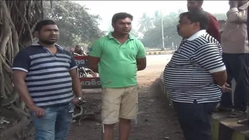 Car passengers looted at gun point in Raghunathpur