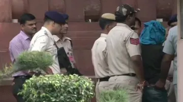 Attempted Parliament security breach foiled: Man held with knife