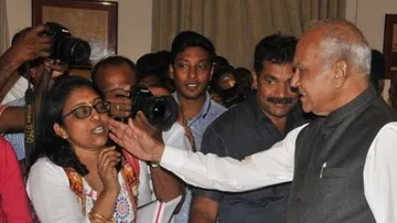 Tamil Nadu Governor Courts Controversy After Patting Woman Journalist On Cheek