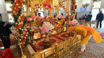 PM Modi Offers Prayers At Gurudwara Rakab Ganj