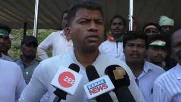 Viral Video: BJD women activists demand action against Congress' Pradeep Majhi