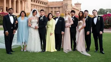 Sophie Turner Shakes A Leg With Priyanka Chopra's Mom