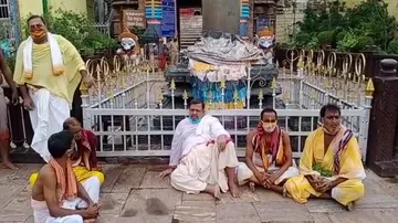 Servitors Turn Heat On Govt To Reopen Puri Jagannath Temple